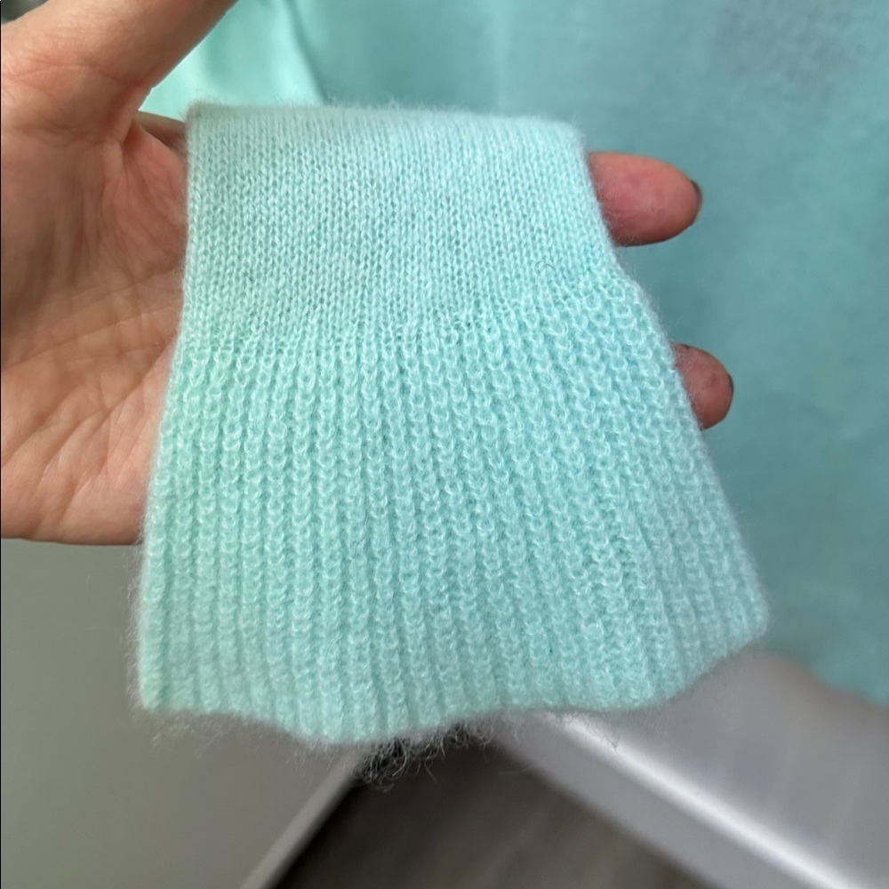 Lord & Taylor 100% Cashmere Sweater – Petite XS – Light Aqua - Picture 6 of 6